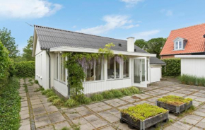 2 Bedroom Nice Home In Ebeltoft, Ebeltoft